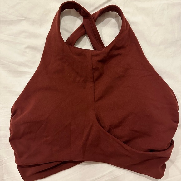 Lululemon Sports Bra in Size 6 in Maroon - Picture 1 of 2
